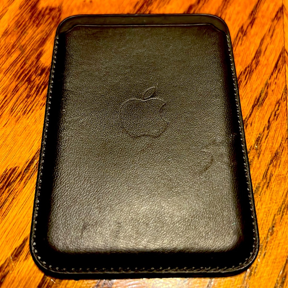 Apple MagSafe Wallet